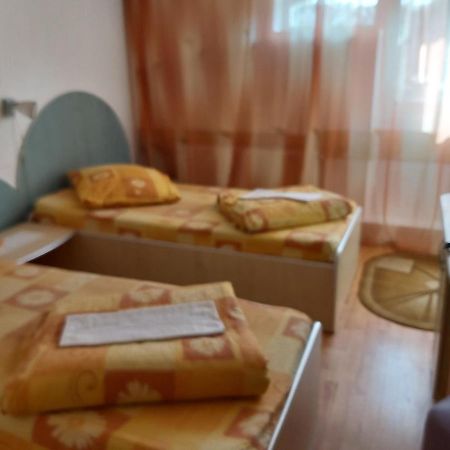 Hotel Turist Resita Buitenkant foto