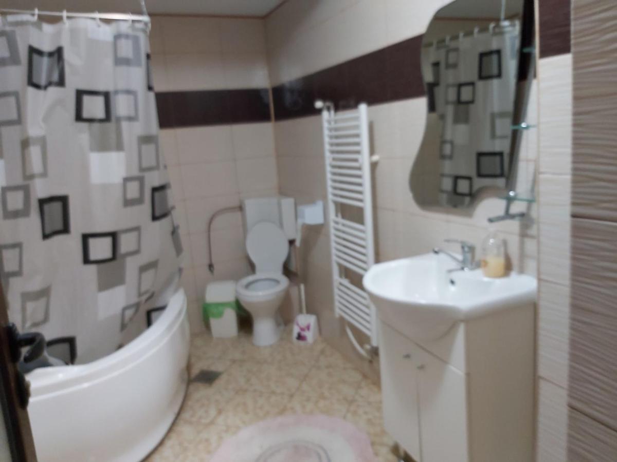 Hotel Turist Resita Buitenkant foto