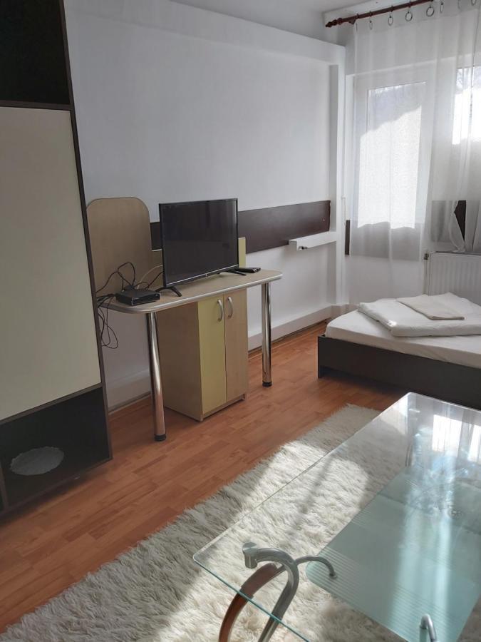 Hotel Turist Resita Buitenkant foto