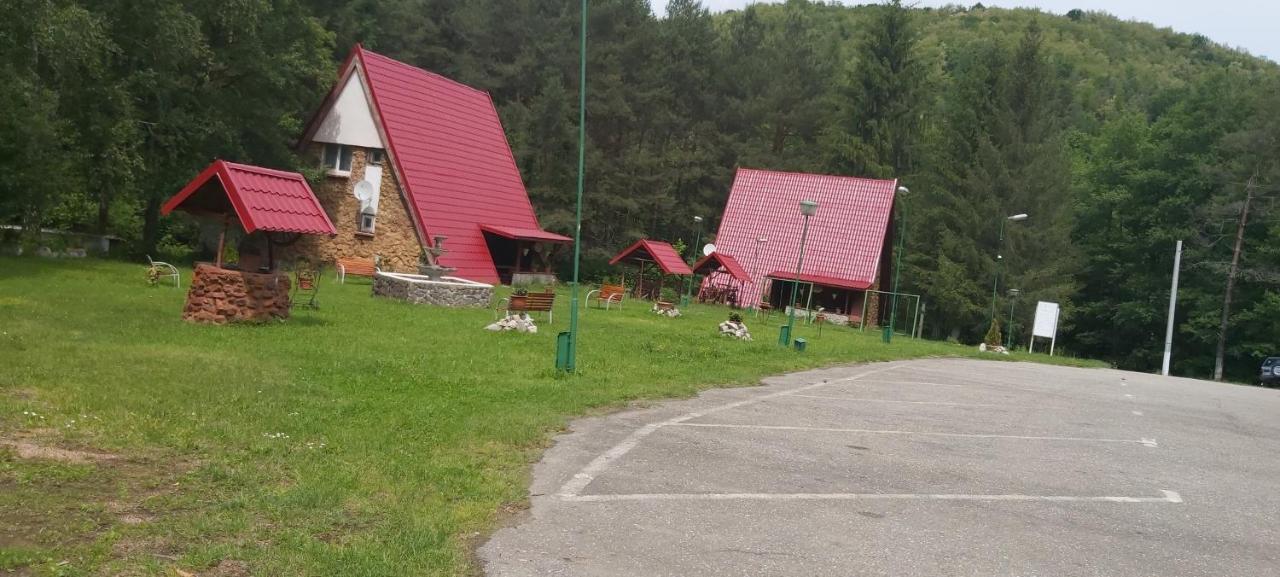Hotel Turist Resita Buitenkant foto