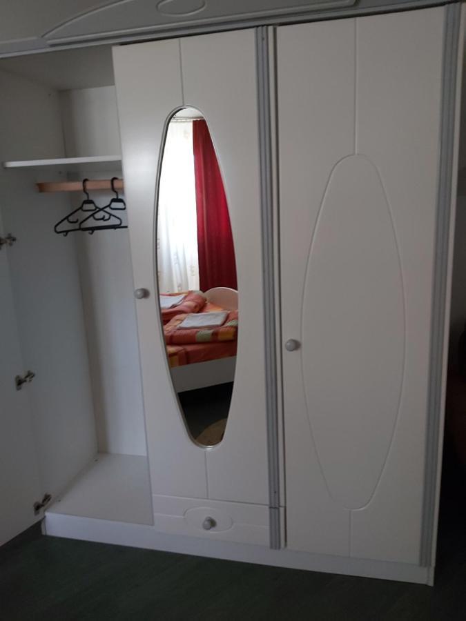 Hotel Turist Resita Buitenkant foto