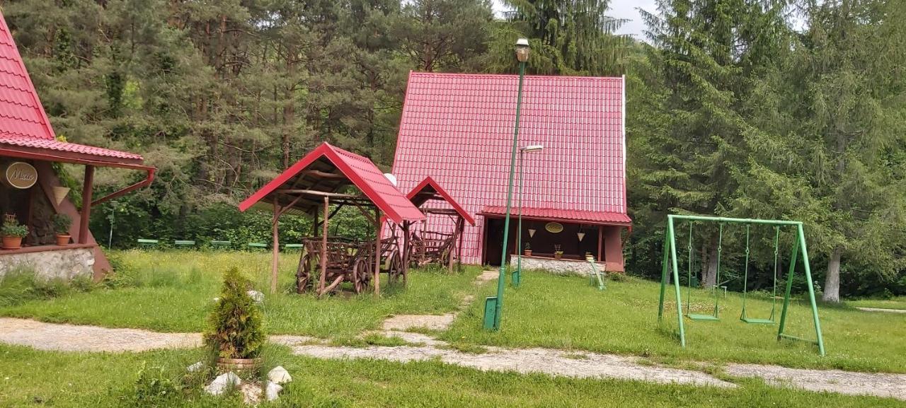 Hotel Turist Resita Buitenkant foto