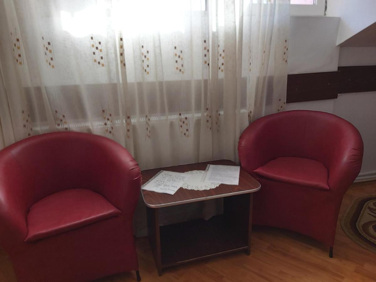 Hotel Turist Resita Buitenkant foto